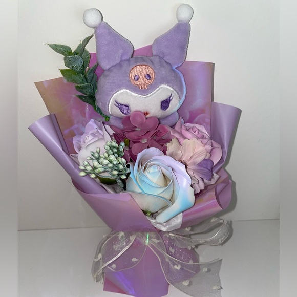 Kuromi Plush Bouquet 🌸 - Picture 3 of 3